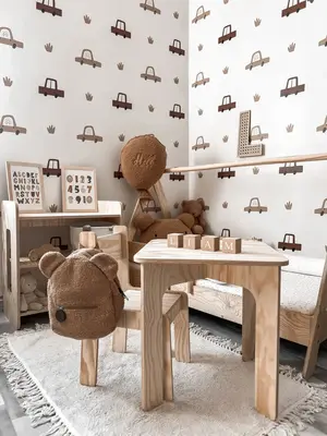 Zobacz inspirację z krzesełkiem i stolikiem