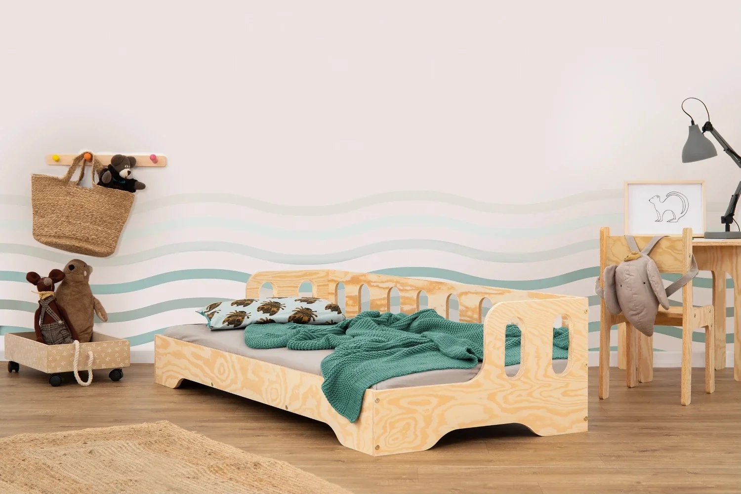 Łóżko pojedyncze dla dzieci z barierką i stelażem sofa TILA 1S Montessori Drewniane