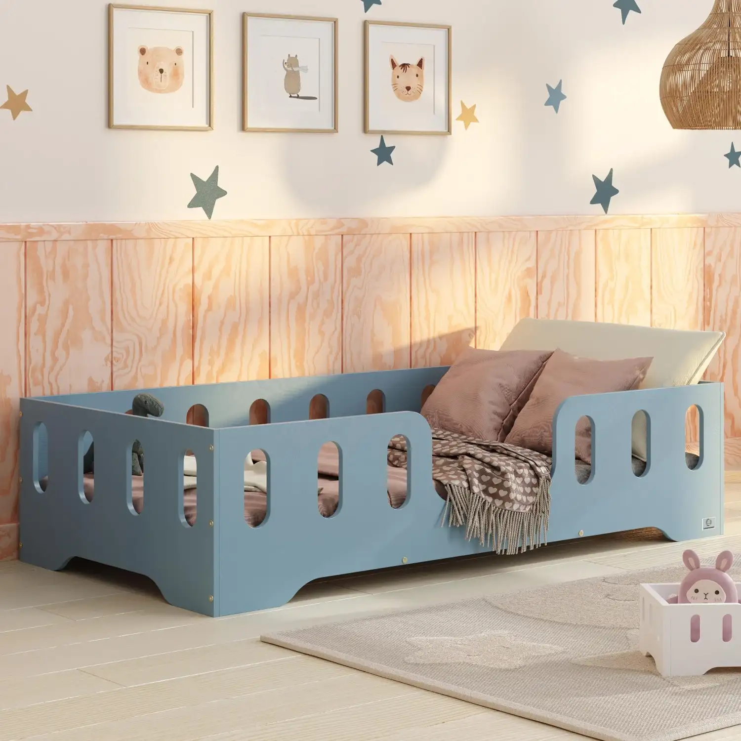 Łóżko pojedyncze dla dzieci z barierką i stelażem TILA 2 Montessori Drewniane