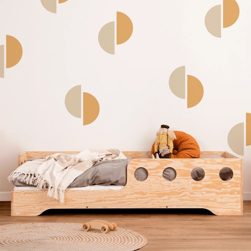 Łóżko pojedyncze dla dzieci z barierką i stelażem TILA 5 Montessori Drewniane